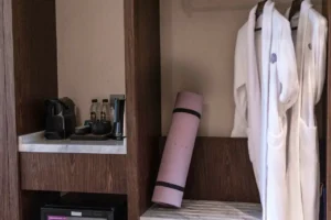 Guan Zizai Healing KingsizeBed Room