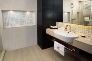 Guest room, 1 King, Balcony