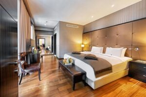 Junior King Suite with River View