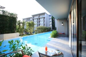 Junior Suite Pool Access