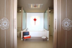 Junior Suite Pool Access