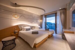 Junior Suite Pool Access