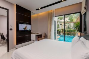 Junior Suite with Pool Access