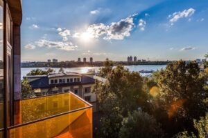 King Guest Room with Balcony