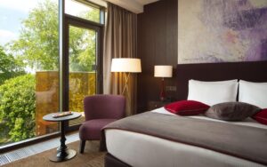 King Guest Room with Balcony