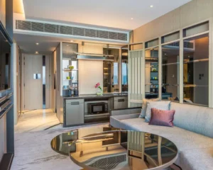 King Suite with 1 King Bed