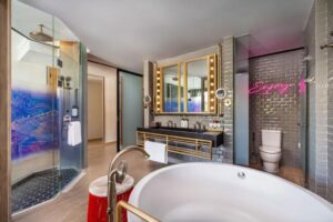 King Suite with Garden View