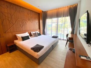 One-Bedroom Pool Access