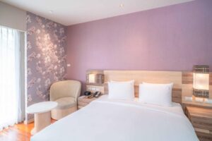 One-Bedroom Suite - Free Breakfast