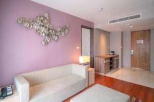 One-Bedroom Suite - Free Breakfast