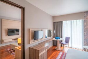 One-Bedroom Suite - Free Breakfast