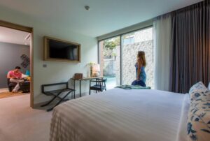 One-Bedroom Suite with Pool Access