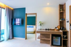 One-Bedroom Suite with Pool Access