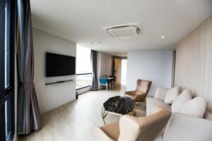 One-Bedroom Suite with Sea View