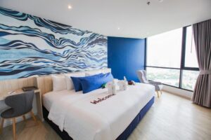 One-Bedroom Suite with Sea View