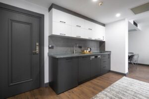 One-Bedroom Suite Valley View