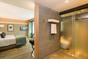 Premier Pool Access Room