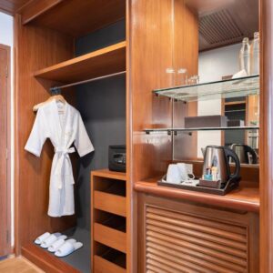 Premier Superior - Partial Sea View