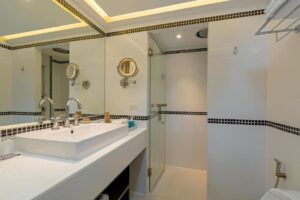 Queen Room with Terrace