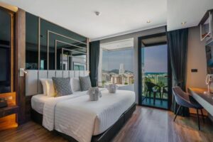Rak Studio Room with Kitchenette and Bathtub with Balcony
