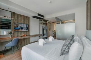 Rak Studio Room with Kitchenette and Bathtub with Balcony