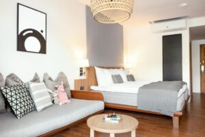 Royal Pool Access Studio