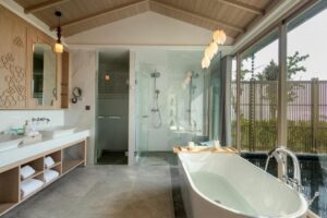 Seafront Pool Villa In Love