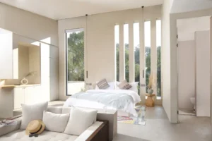 Six-Bedroom Courtyard Villa