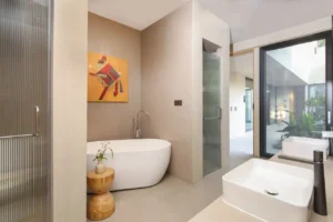 Six-Bedroom Courtyard Villa