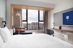 Standard King Room with City View