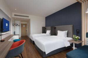 Standard King Room with City View