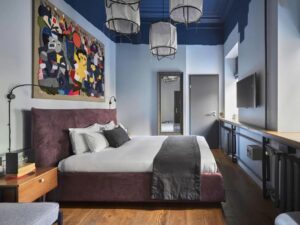 Standard Room With  Art View