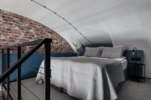 Standard duplex room