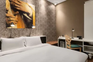 Stay with friends and family - multiple rooms