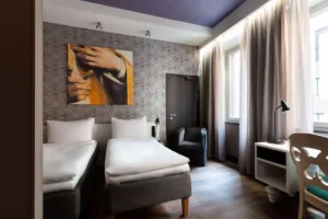 Stay with friends and family - multiple rooms