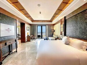 Suite with Balcony and Sea View