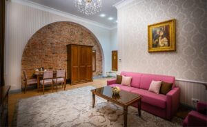 Suite with city view