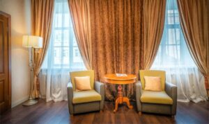 Suite with city view