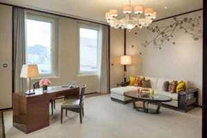 Superior Courtyard Suite King