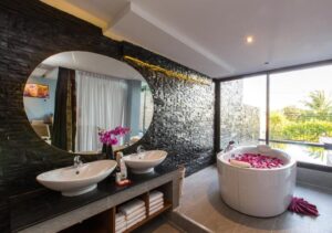 Superior Jacuzzi Suite