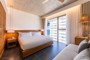 Superior Partial Sea View