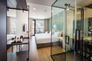 Superior Room with Balcony and Mountain View