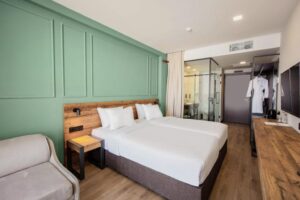 Superior Room with Balcony and Mountain View