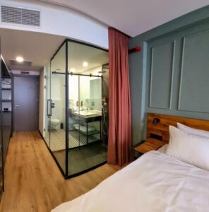 Superior Room with Balcony and Mountain View