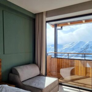 Superior Room with Balcony and Mountain View