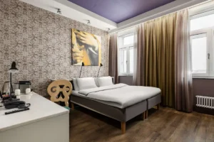 Suite with city view