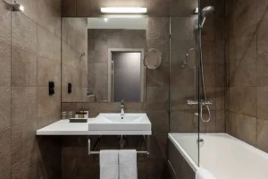 Suite with city view