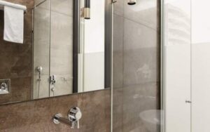 Superior with partial sea view