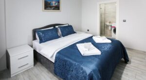 Two-Bedroom Apartment with Mountain View