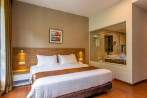 3Bedroom Executive Suite Lakeview